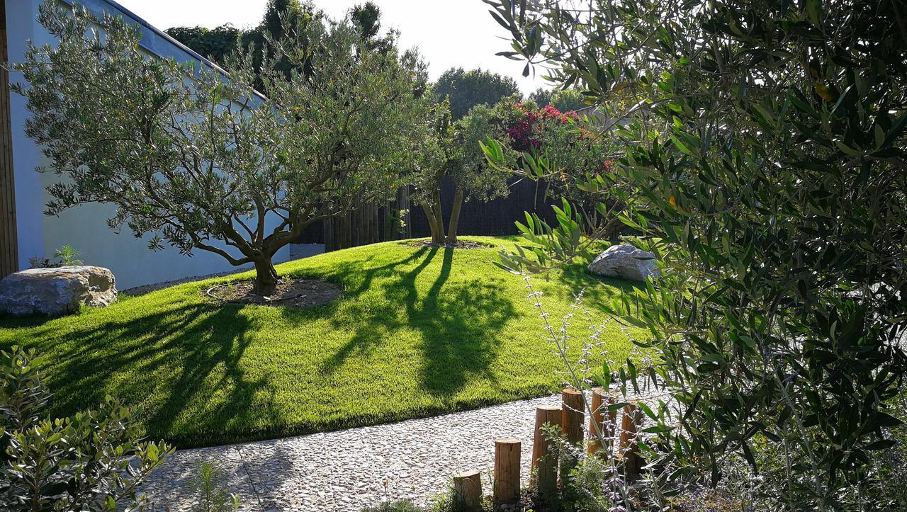 Maison D'Hotes Le Pre Gourmand - Adults Only Eyragues Exterior foto